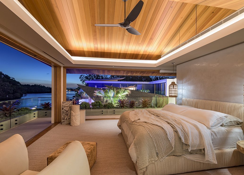 Marmorino feature wall light grey